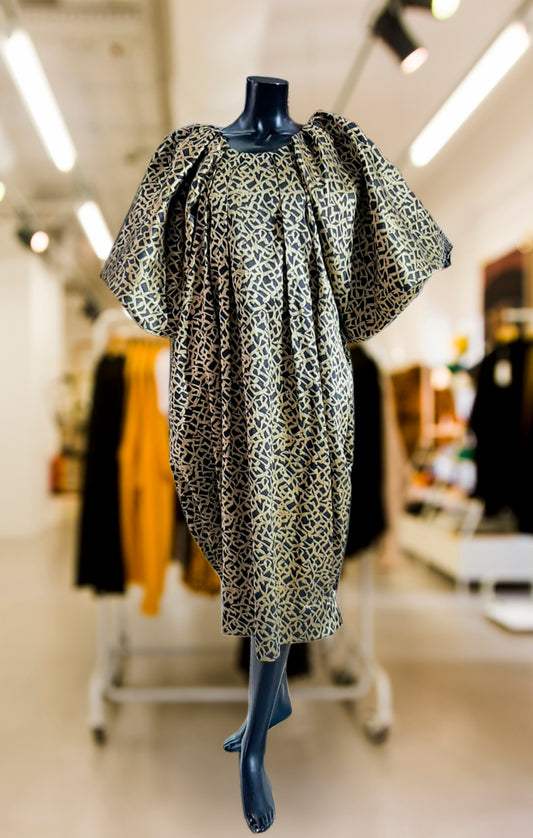 Bell sleeve dress (Gold and Black)