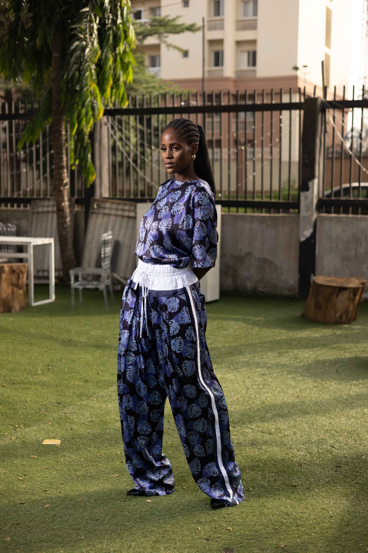blue leaf print pant