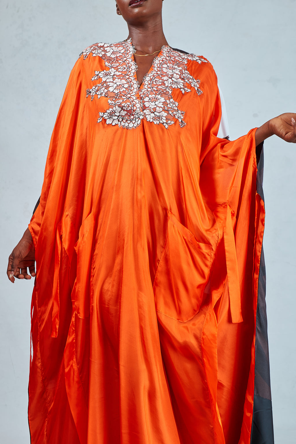 VIKKI OM SILK SCARF KAFTAN